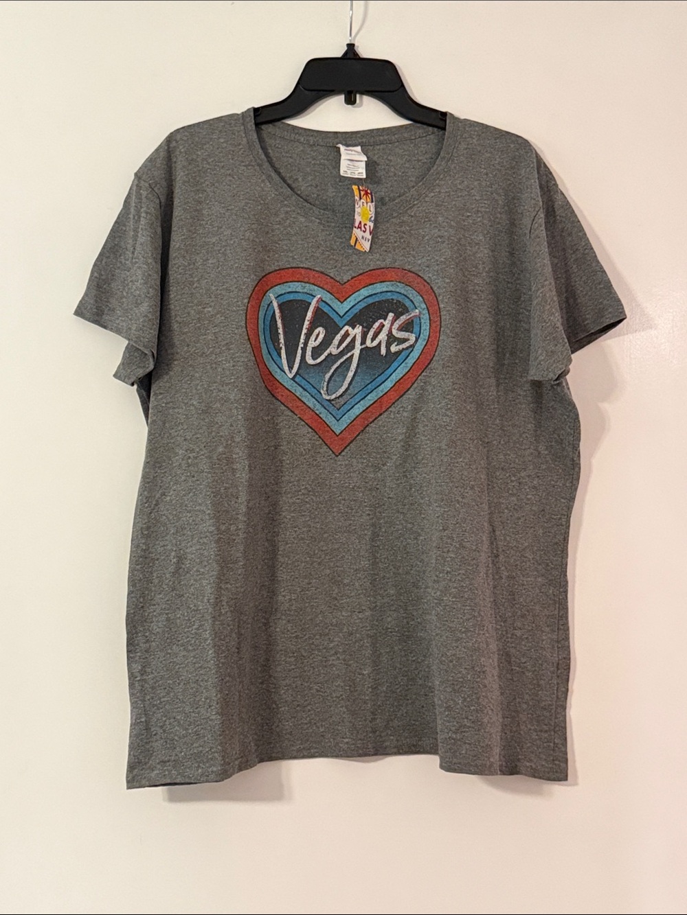 Vegas BNWT Heart Graphic Tee Gray Size 2XL
